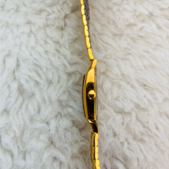 Disney Gold Mickey Mouse Watch main image 5